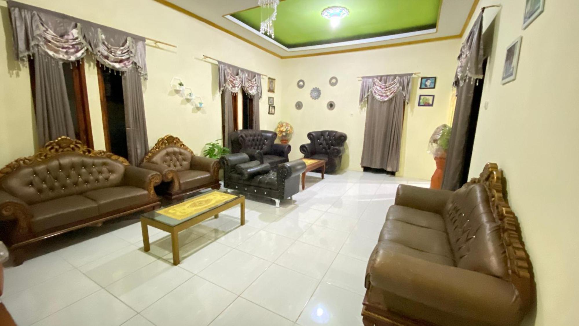 New Family Homestay Rinondoran Eksteriør bilde